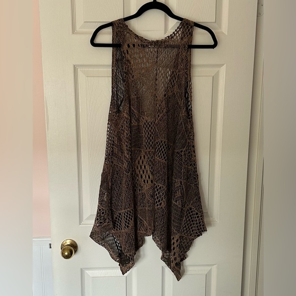 Corel Red Vest - Picture 15 of 15